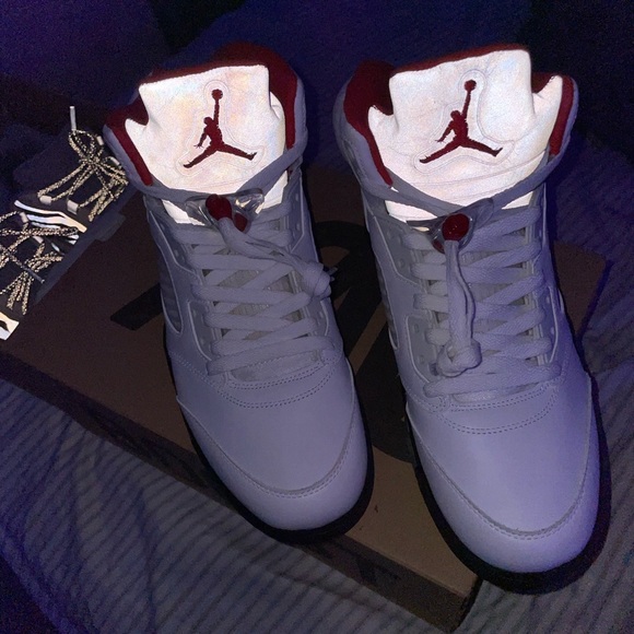 Jordan 5 “fire red” almost new only tried on no box fast shipping authentic - Picture 5 of 5